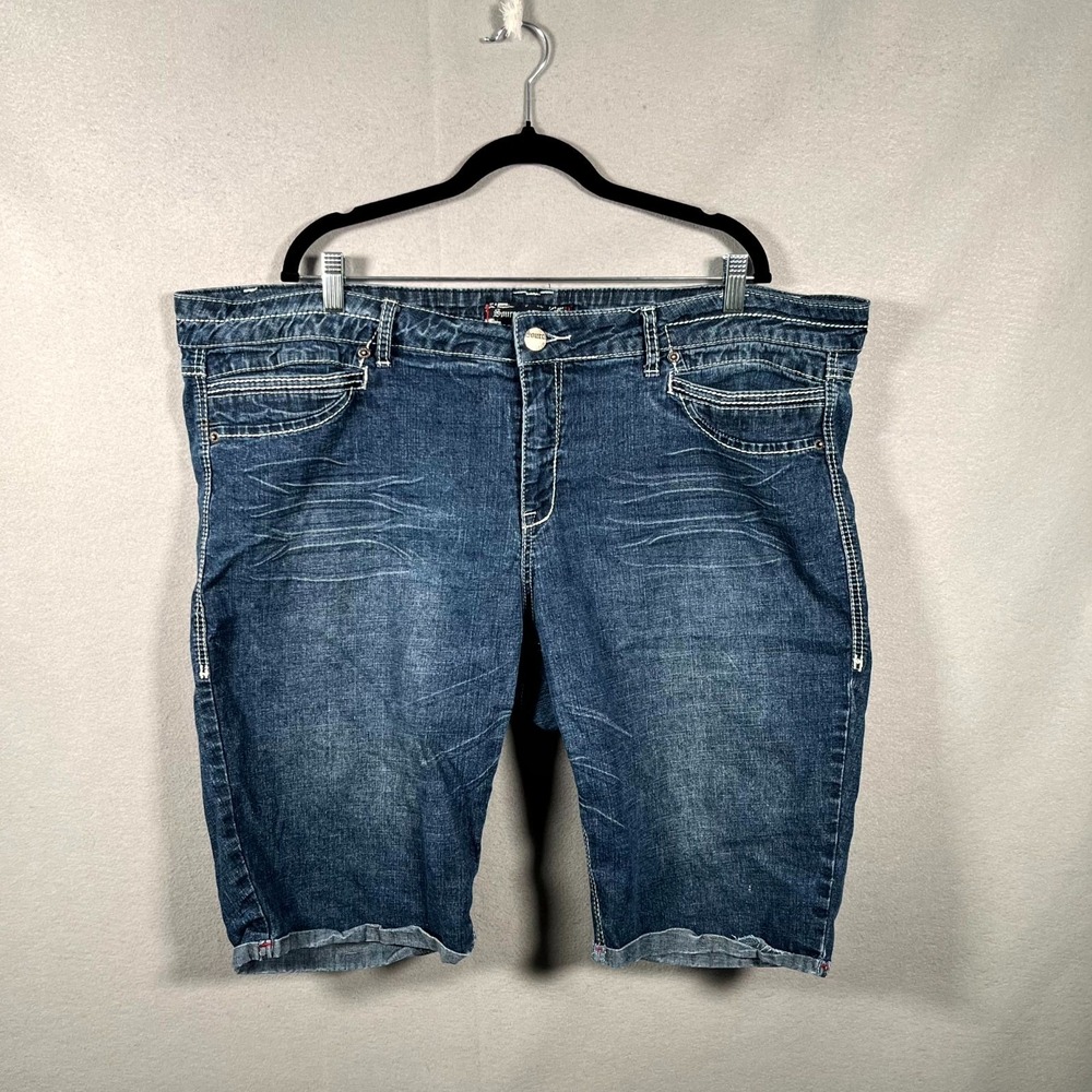 Source‎ of Wisdom Bermuda Shorts Mens 47W Blue Denim Everyday Wear Medium Wash